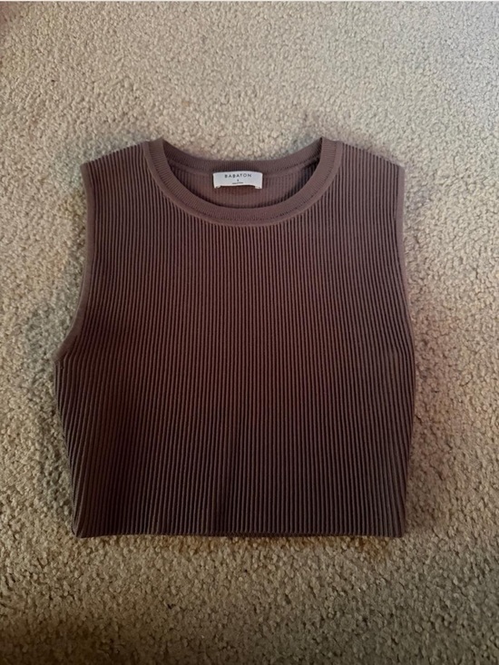 Aritzia Tops - Excellent condition Aritzia Babaton Light Purple/ Mauve Tank Top size S